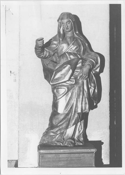 Statue : Vierge dans l'attente de l'enfantement