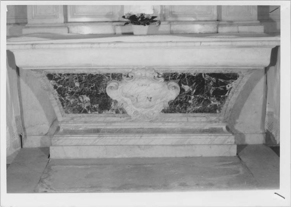 autel de la Vierge (tombeau d'autel) - © Ministère de la Culture (France), Médiathèque du patrimoine et de la photographie, Tous droits réservés
