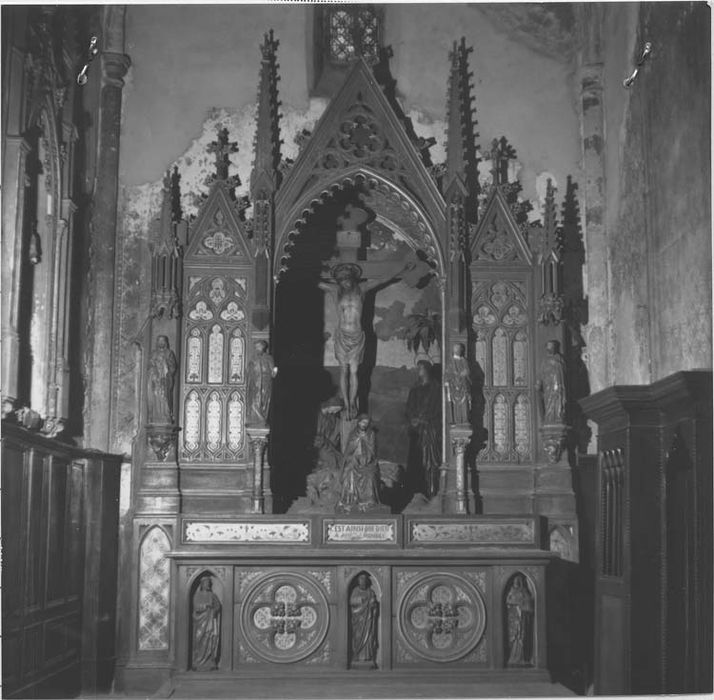 autel et retable de la chapelle du Calvaire - © Ministère de la Culture (France), Médiathèque du patrimoine et de la photographie, Tous droits réservés