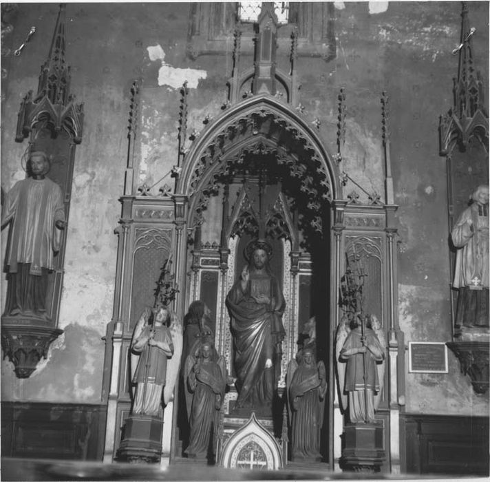 décor de la cinquième chapelle sud : autel, retable et sept statues (Christ bénissant, Saints et Anges) - © Ministère de la Culture (France), Médiathèque du patrimoine et de la photographie, Tous droits réservés