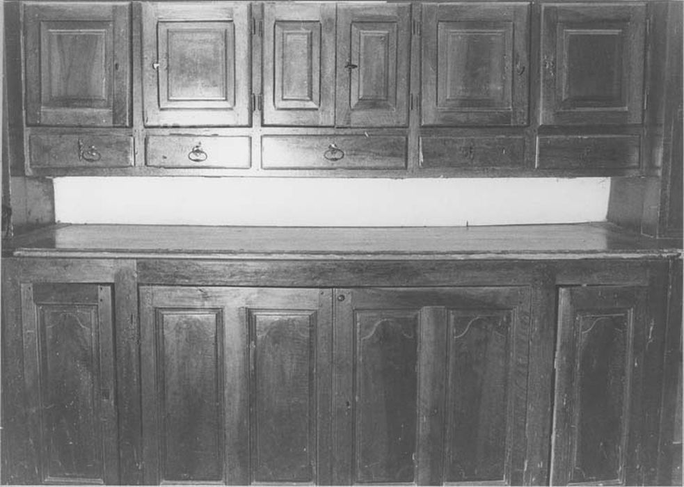 lambris de revêtement (boiseries formant meuble de sacristie)