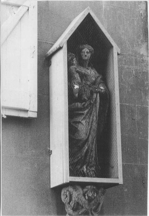 statue : Vierge à l'Enfant