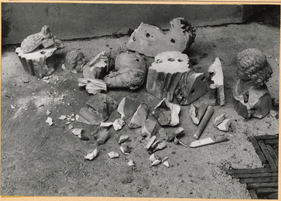 groupe sculpté : Charité de saint Martin, détails