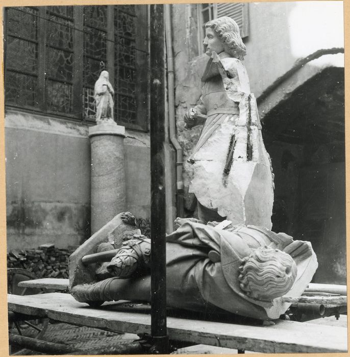 groupe sculpté : Charité de saint Martin