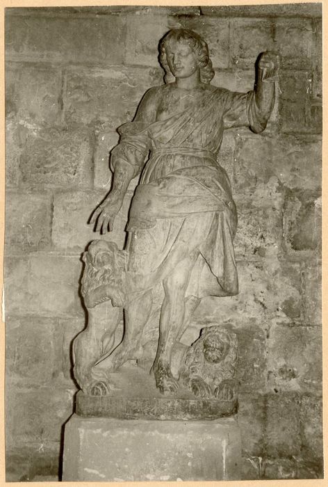 statue : Daniel entre deux lions
