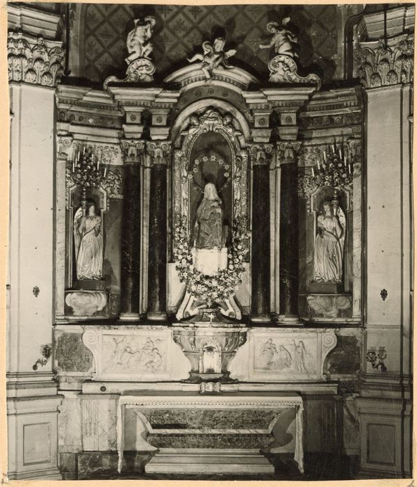 autel, statue : Vierge à l'Enfant