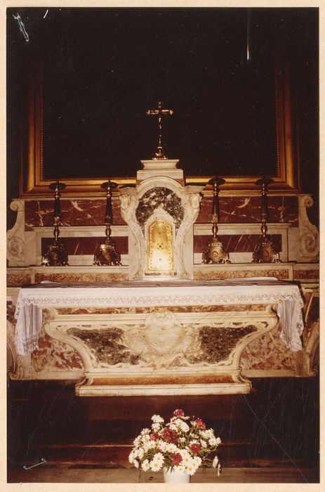 autel, tabernacle, gradins d'autel