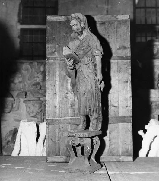 vue du musée lapidaire, statue : saint Jacques le Mineur