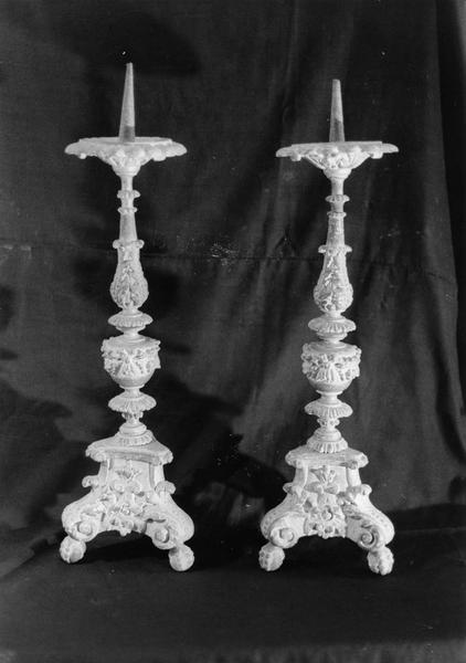 deux chandeliers (68 cm)