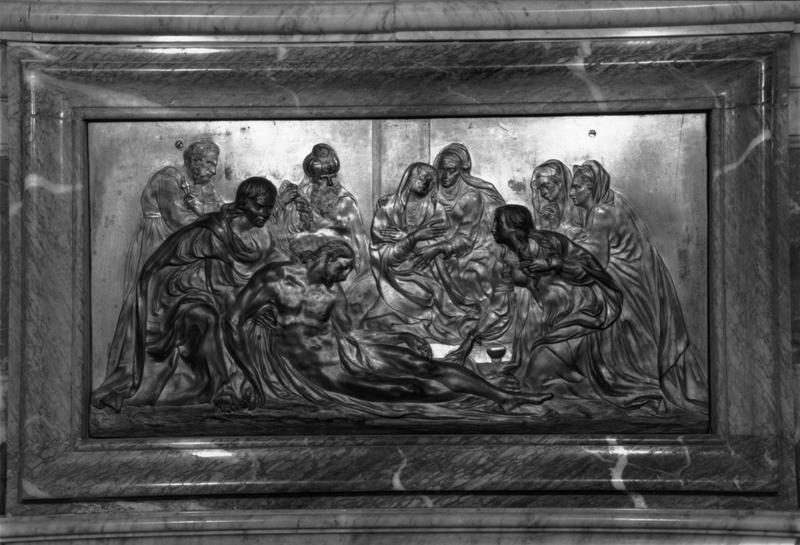 bas-relief du maître-autel : Déposition de croix