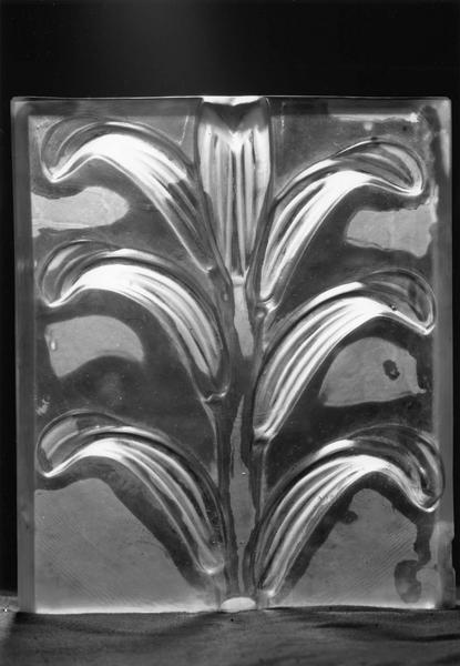 mobilier liturgique créé par René Lalique : 3 verrières
