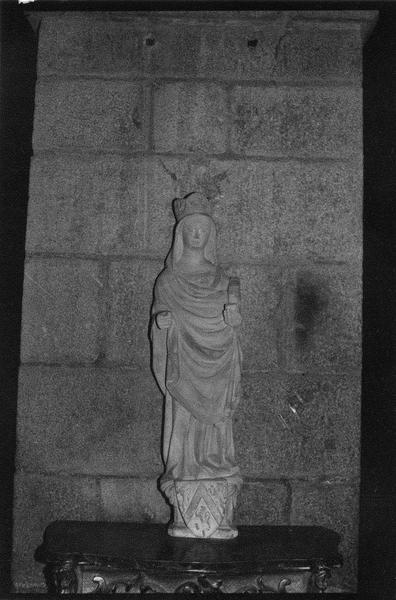 statue : sainte