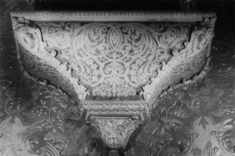 socle du cartel - © Ministère de la Culture (France), Médiathèque du patrimoine et de la photographie (objets mobiliers), tous droits réservés