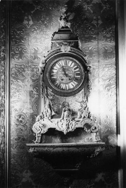 cartel et son socle - © Ministère de la Culture (France), Médiathèque du patrimoine et de la photographie (objets mobiliers), tous droits réservés