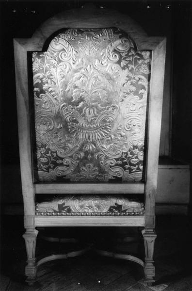 chaise (bois et cuir de Cordoue) - © Ministère de la Culture (France), Médiathèque du patrimoine et de la photographie (objets mobiliers), tous droits réservés