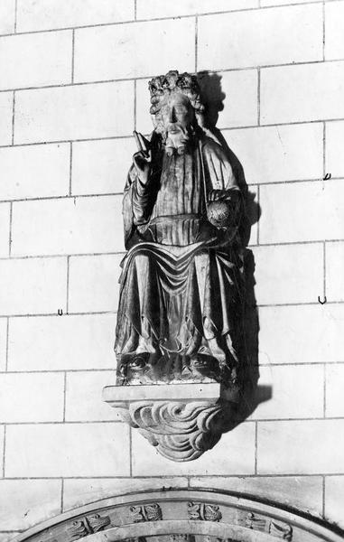 statue : Dieu le Père bénissant, vue générale