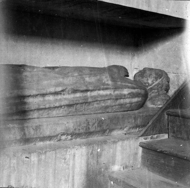 statue, dalle funéraire, vue générale