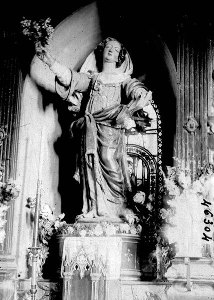 statue : sainte Geneviève, vue générale