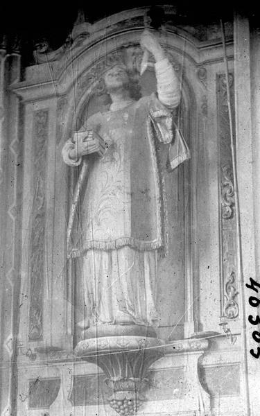 statue : saint Etienne, vue générale