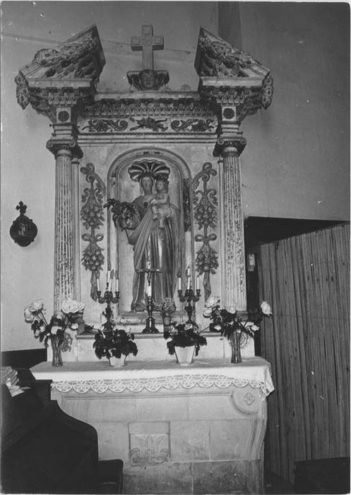 autel de la Vierge, retable et statue : Vierge à l'Enfant