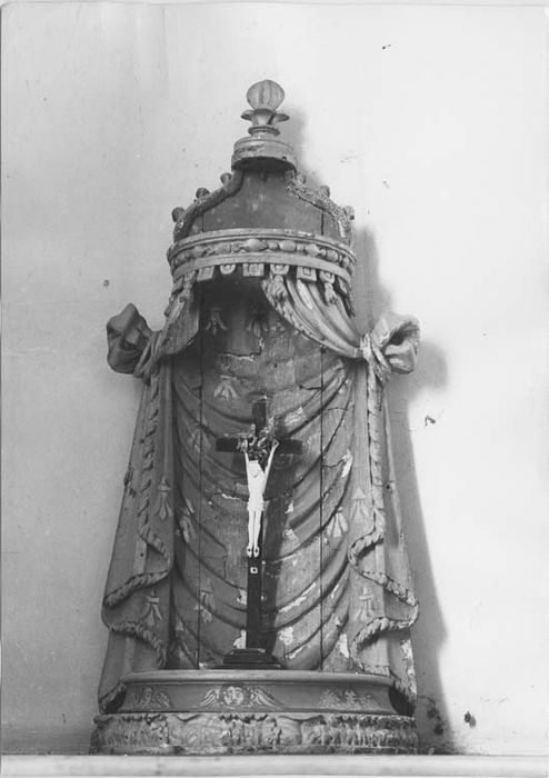 statue : Christ en croix et son dais - © Ministère de la Culture (France), Médiathèque du patrimoine et de la photographie, Tous droits réservés