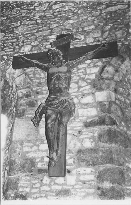 Statue : Christ en croix