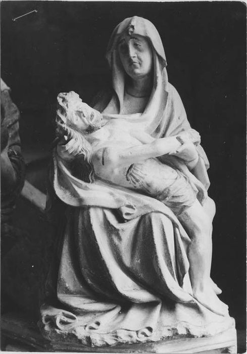 groupe sculpté et son socle : Vierge de Pitié - © Ministère de la Culture (France), Médiathèque du patrimoine et de la photographie, Tous droits réservés