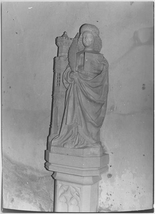 statue : Sainte Barbe