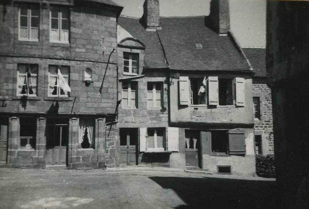 façade sur rue, vue partielle