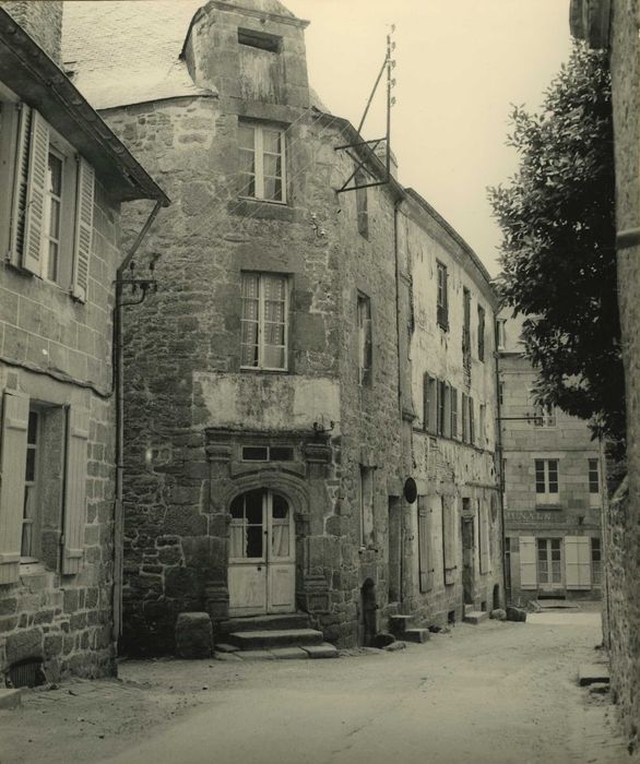 façade sur rue, vue générale