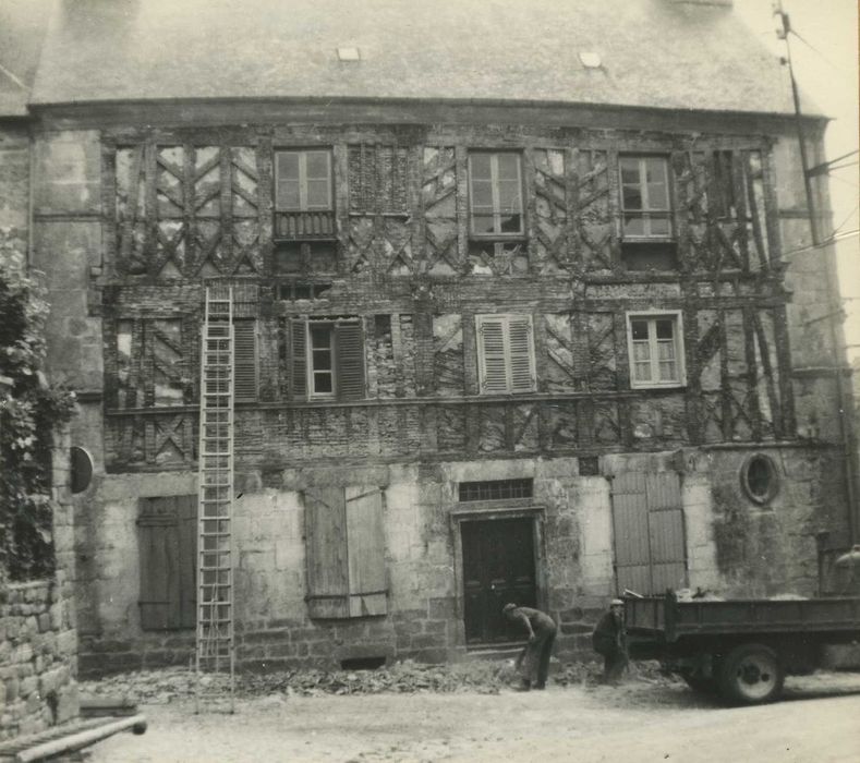 façade sur rue, vue générale