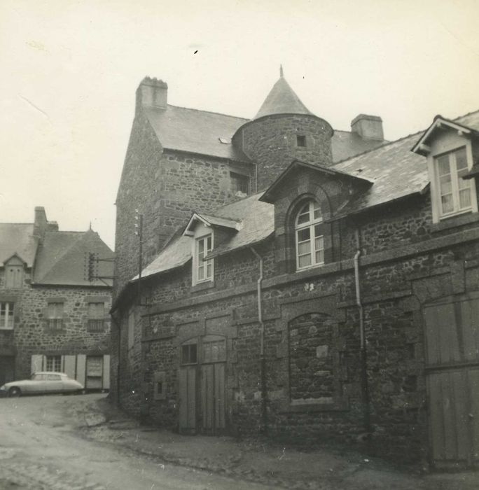 façade sur la rue du Champ à l’Avoir, vue générale