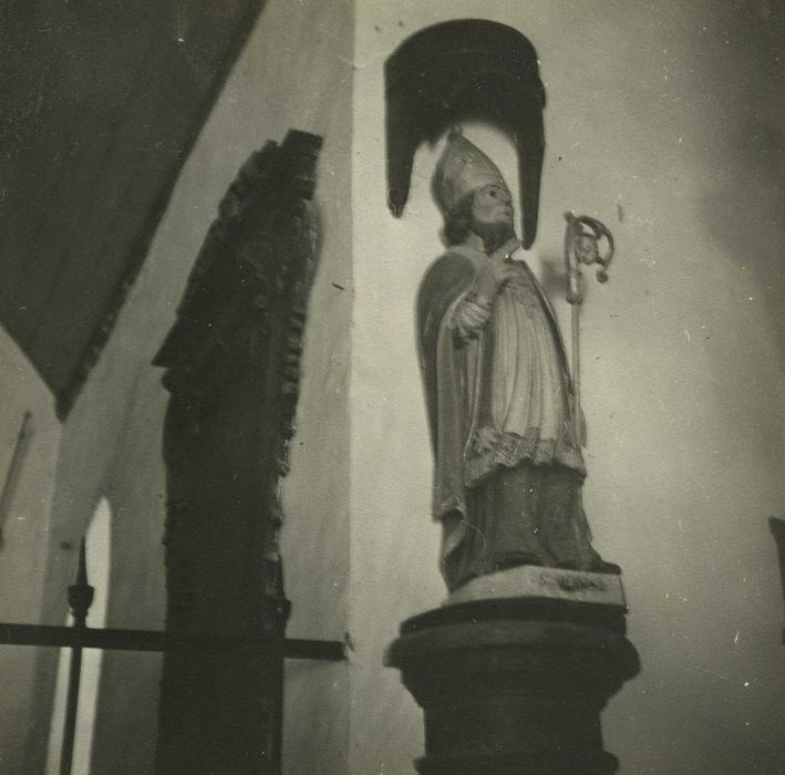 statue : saint Nizier, vue générale