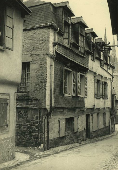 façade sur rue, vue générale