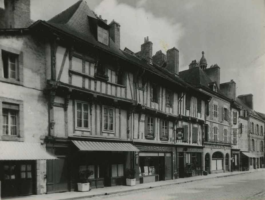 vue générale des façades sur rue