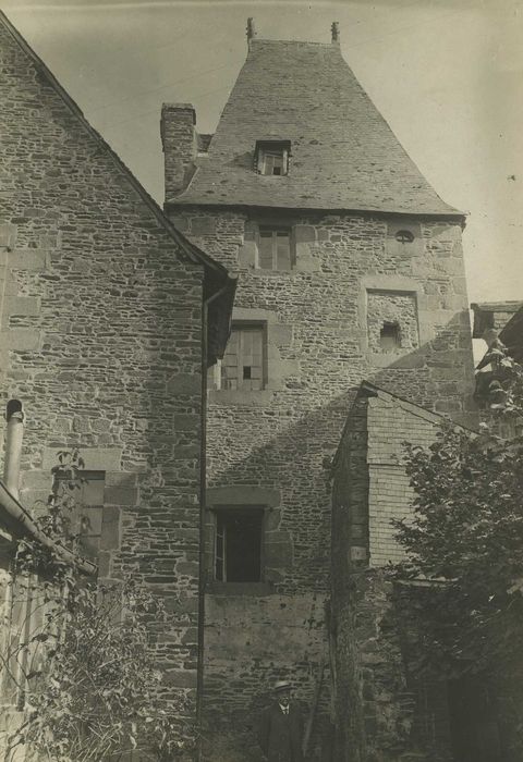 tour, élévation Ouest, vue générale