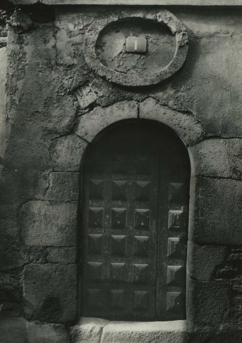 porte d’accès sur rue, vue générale