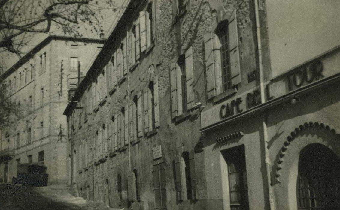 façade sur rue, vue générale