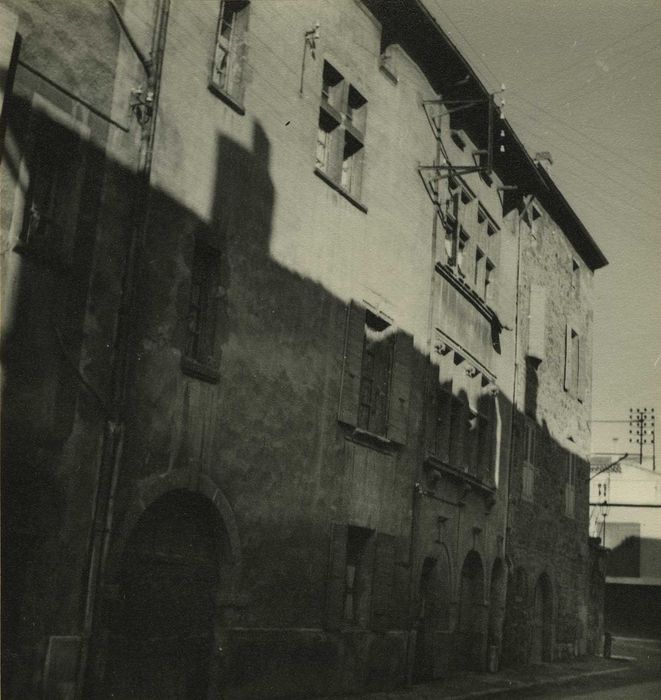 façades sur rue, vue générale