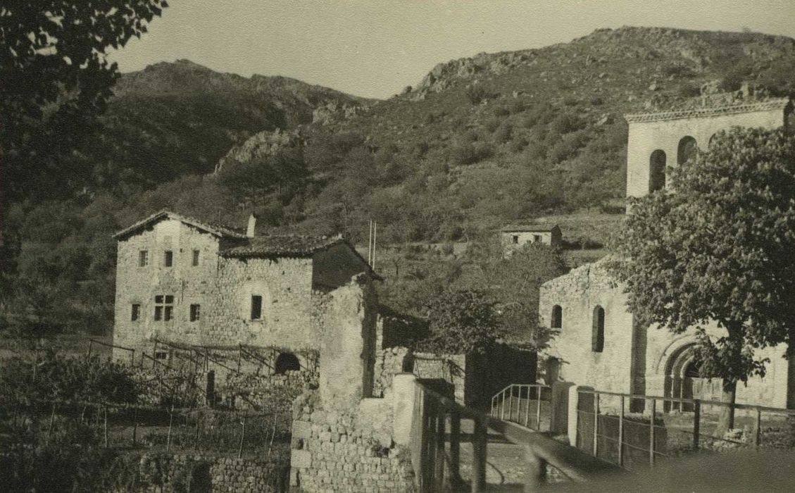 vue générale de la commanderie dans son environnement