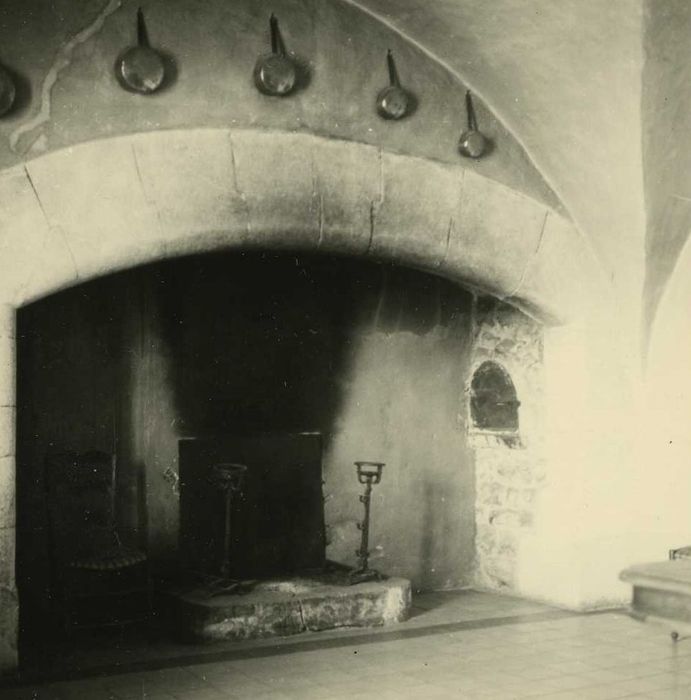 ancienne cuisine, cheminée monumentale, vue gnéérale