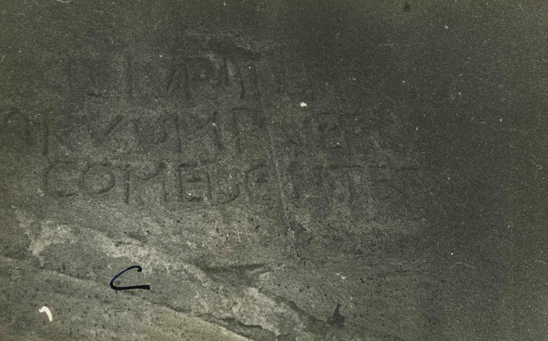 porche, détail d’une inscription