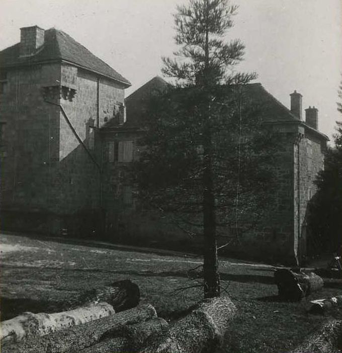 château du Besset : vue partielle, ensemble nord