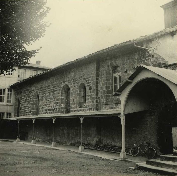 Eglise Saint-Vozy : flanc ouest, vue générale