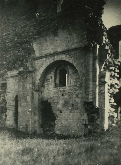 Château (ruines du) : Vue partielle des ruines