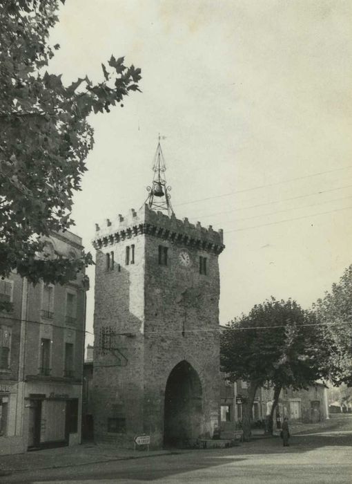 Porte fortifiée (ancienne) : Façades nord et est, vue générale