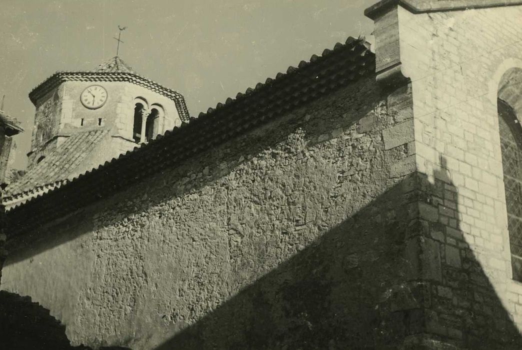 Abbaye Sainte-Anne : Flanc nord, vue partielle