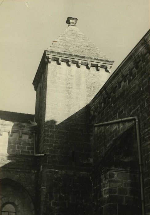 Abbaye Sainte-Anne : Transept nord, lanternon, vue générale