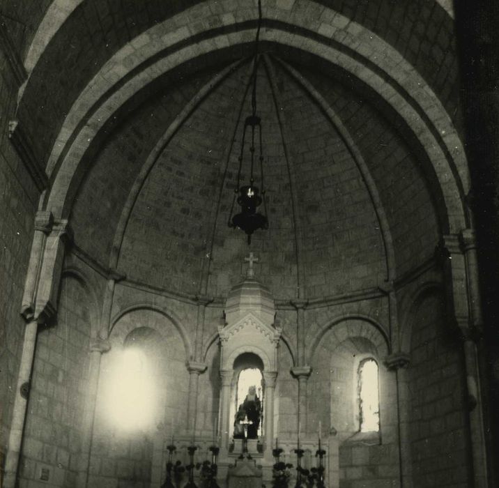 Abbaye Sainte-Anne : Eglise abbatiale, choeur, vue générale