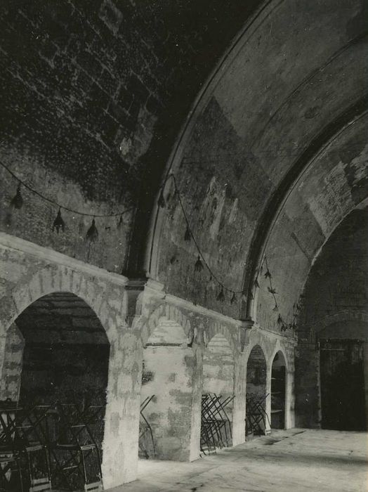 Abbaye cistercienne : Dortoir, vue partielle